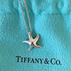 Tiffany & Co. Elsa Peretti starfish pendant in sterling silver.